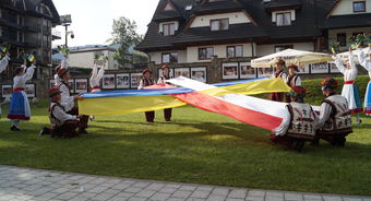 Performance of ‘Stryjanoczka’ Youth Group