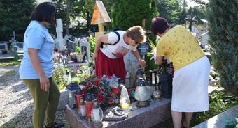Jurorzy festiwalu odwiedzili grób siostry Warszawskiej