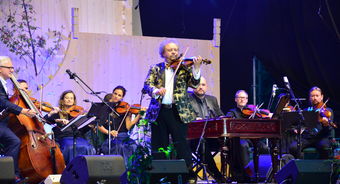 Crazy violin and music of the world ‘In the land of the Gypsy Baron’ - Roby Lakatos ‘To The Folk Note’ concert, part one